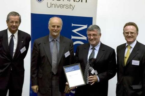 CCNR receiving award from VC